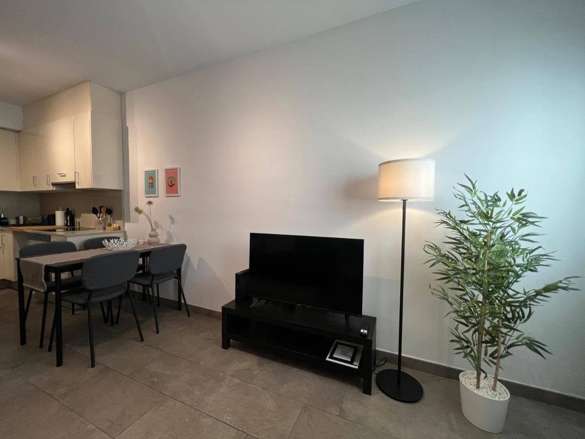 Cozy Apartment Well-Located In Terrassa, Barcelona Zewnętrze zdjęcie